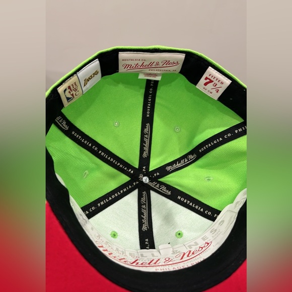 LA Lakers Hat - Picture 2 of 5